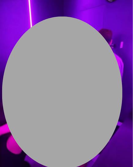 Có thể là hình ảnh về thiết bị chiếu sáng