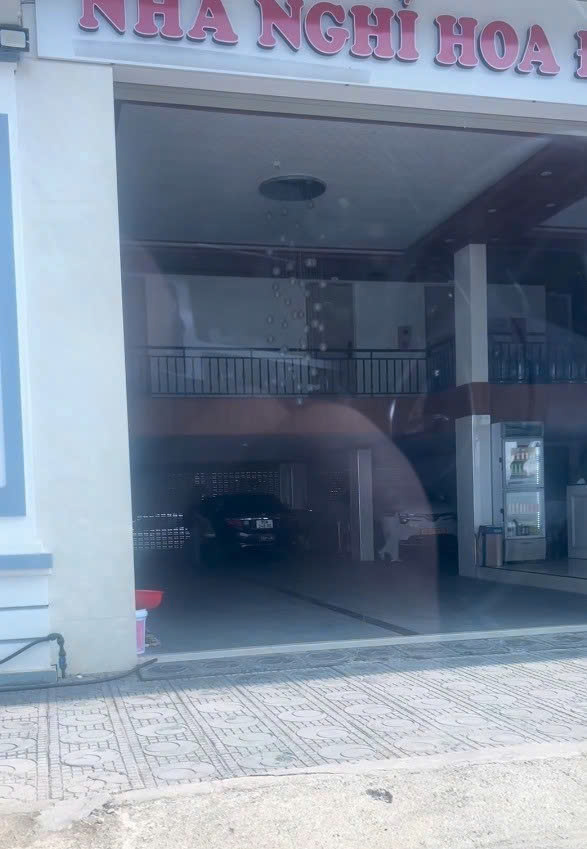 May be an image of hospital and text that says 'NEA NGHI HOA 1'