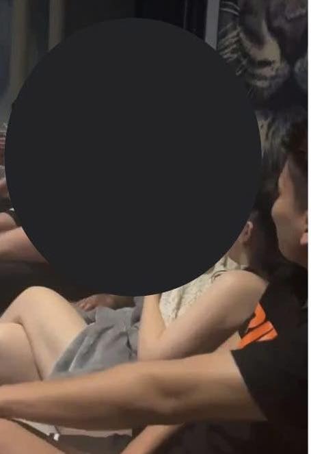 Có thể là hình ảnh về con cù lần