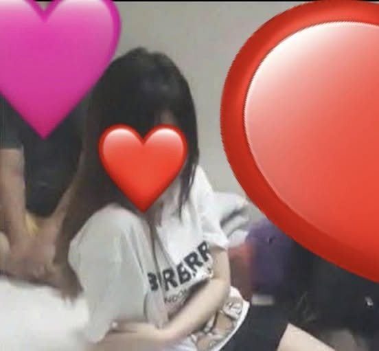 May be an image of one or more people, heart and text that says 'BIRERA NO90'