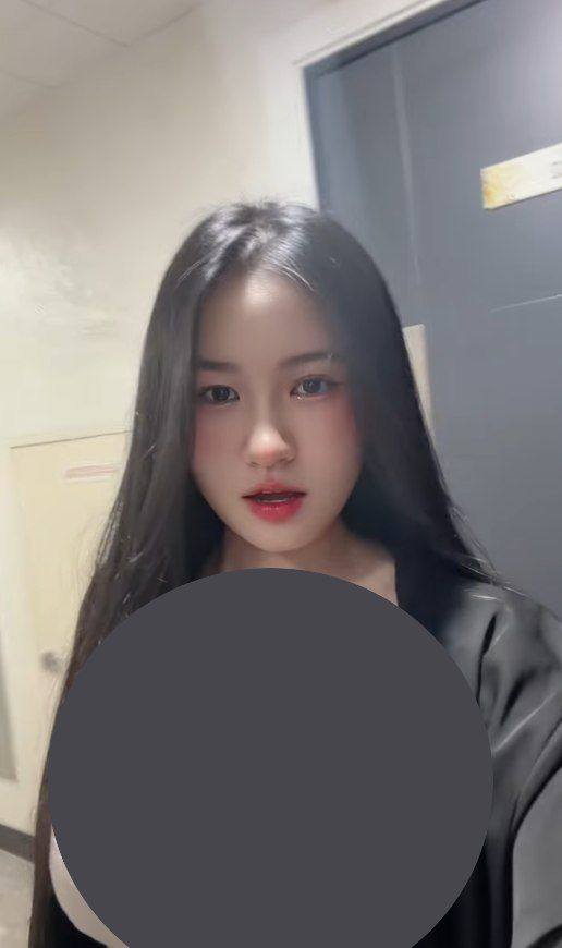 No photo description available.